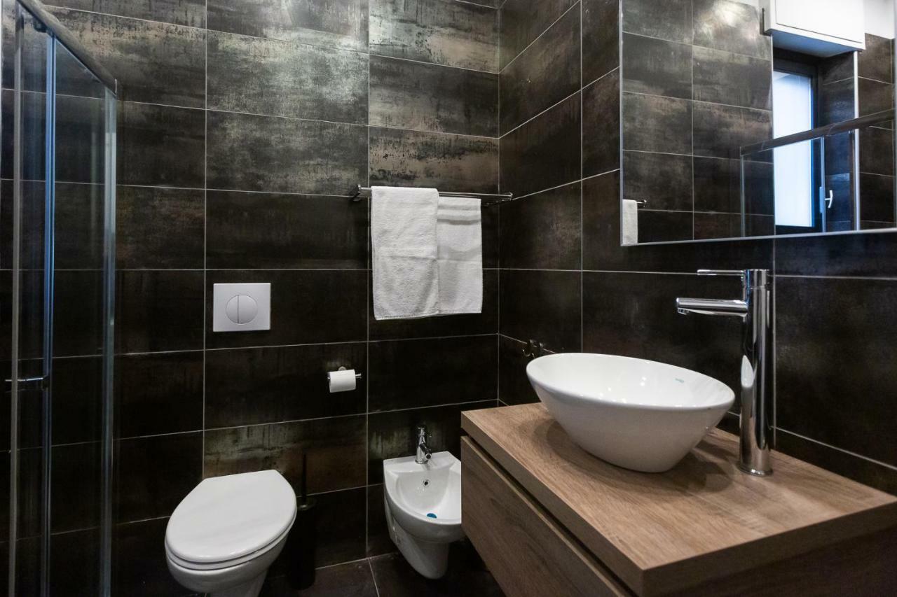 Apartment Mamiani 6 Milan Bagian luar foto