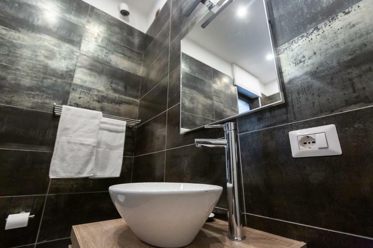 Apartment Mamiani 6 Milan Bagian luar foto