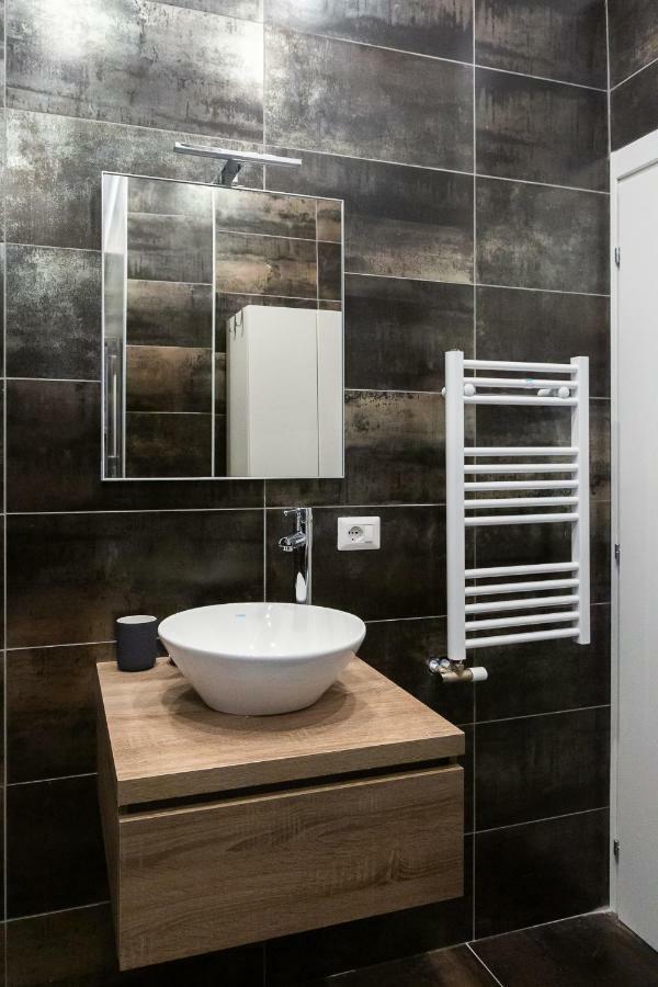 Apartment Mamiani 6 Milan Bagian luar foto